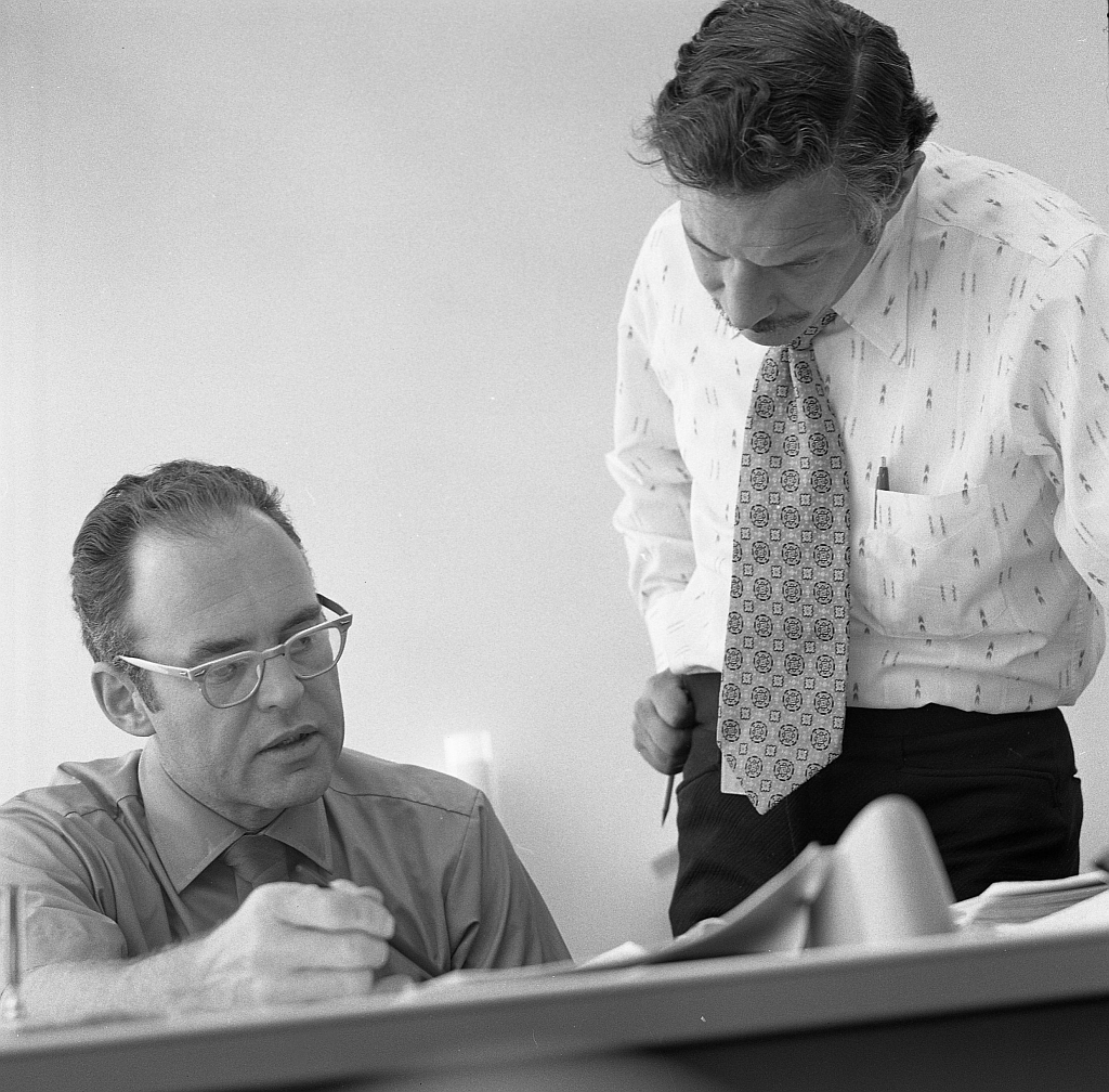 Gordon Moore seated with Robert Noyce at Intel, 1970